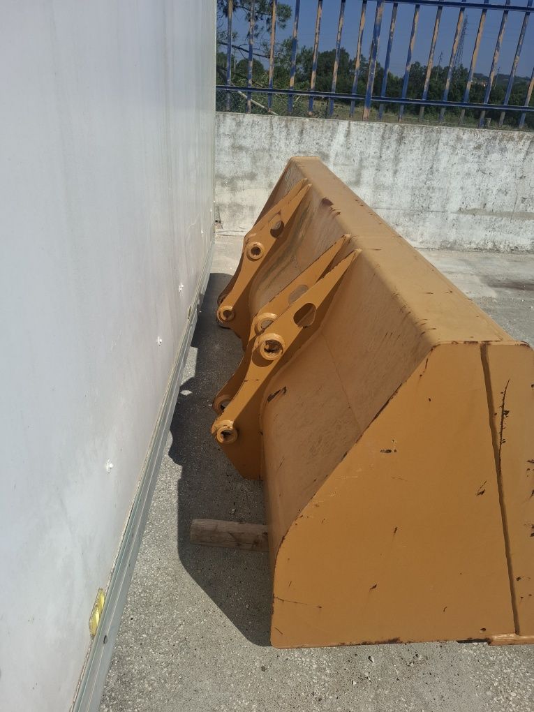 Baldes para retroescavadora