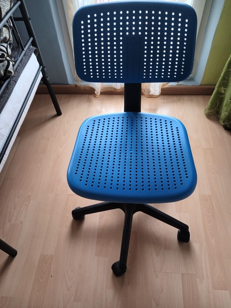 Krzesło obrotowe Ikea dla dziecka