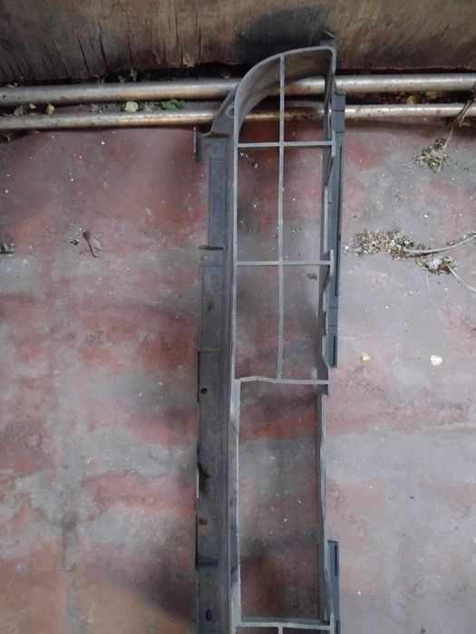 Решітка в передній бампер Мітсубіші Лансер 9