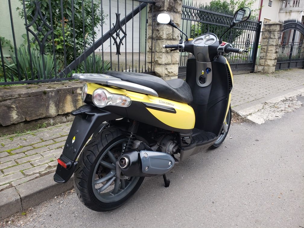 Скутер Piaggio Carnaby 200es