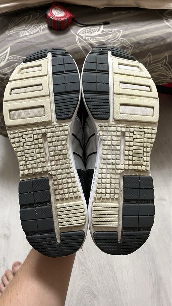Чоловічі кросівки PUMA DESCENDANT V2 чорного кольору для бігу 46-47