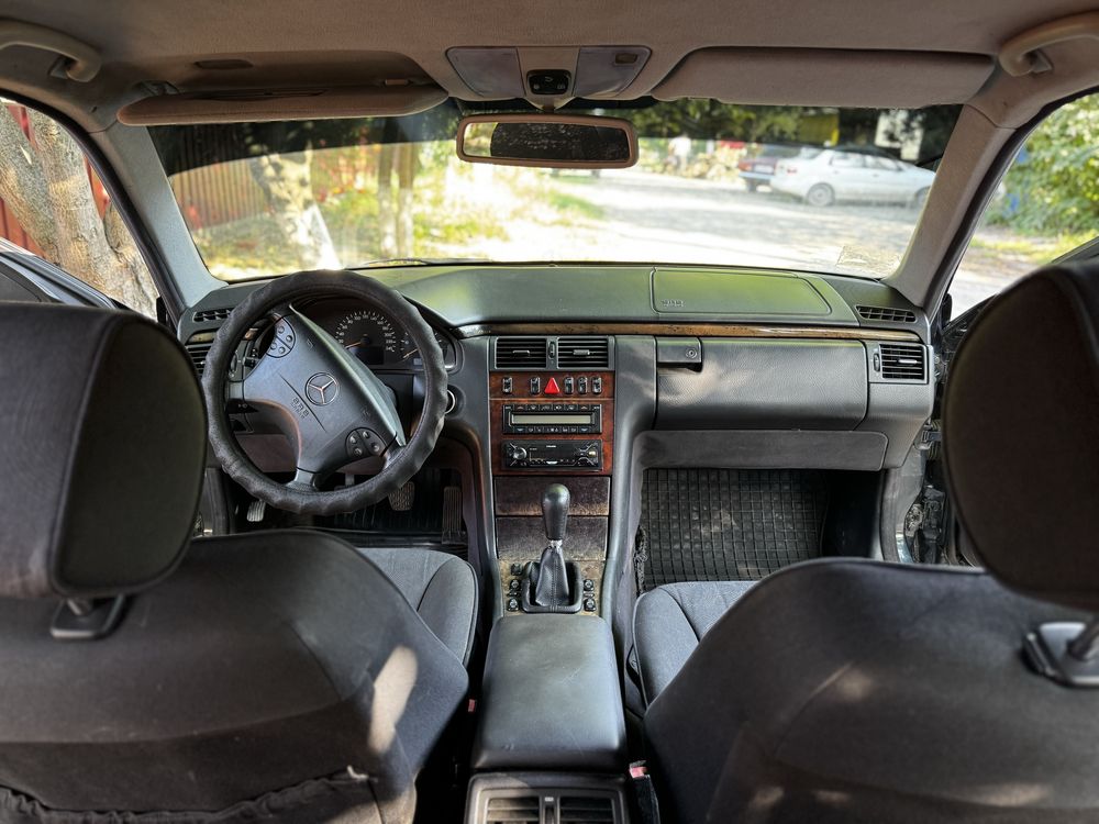 Mercedes-Benz W210 2.2 CDI 1999р 6ступка ELEGANCE