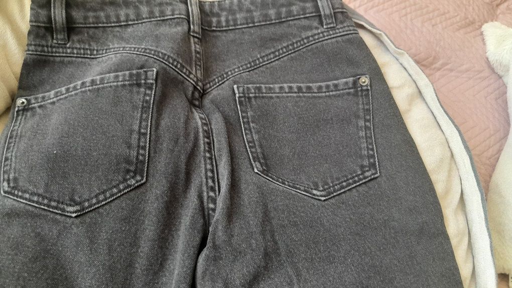 Nowe męskie jeansy