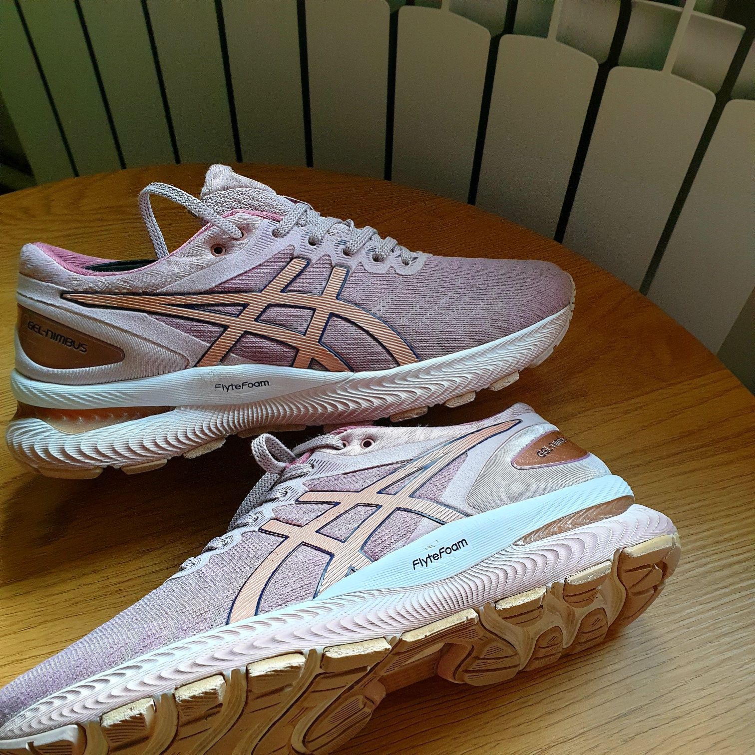 Жіночі кросівки Asics nimbus чорні gel nova
