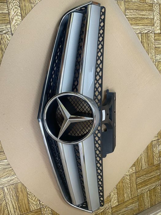 Mercedes W207 C207 купе E-class  coupe решітка