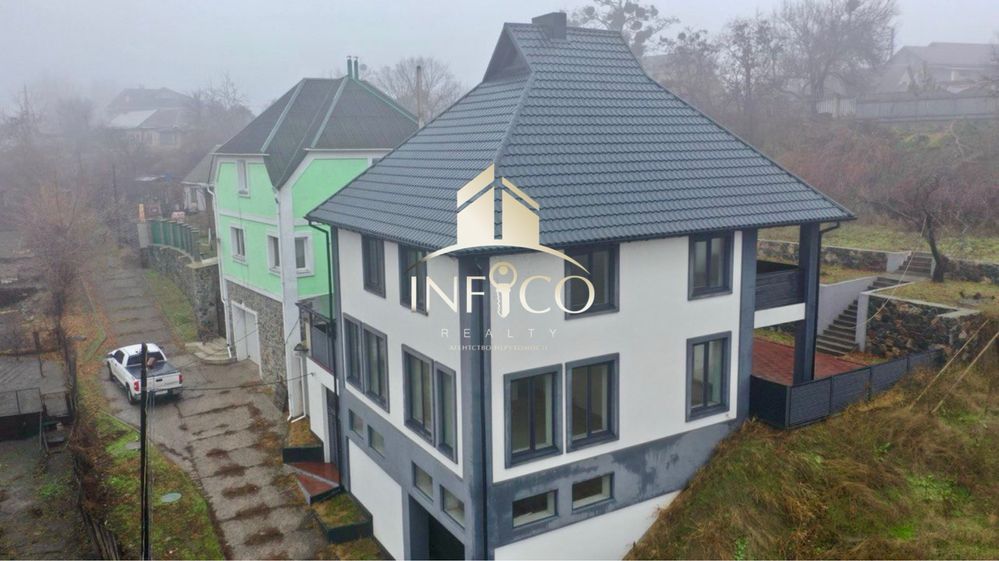 Продаж великого будинку з видом на Дніпро