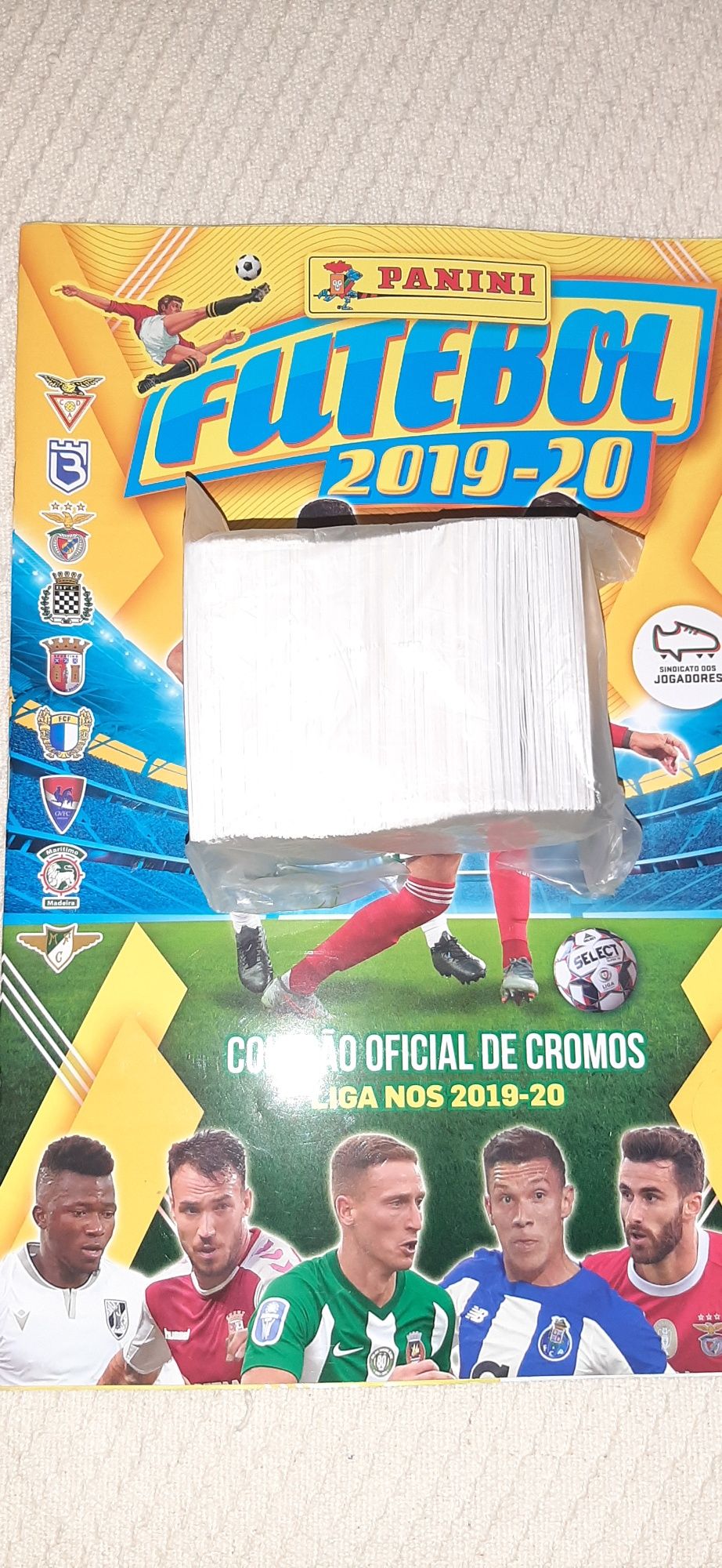 Caderneta vazia completa cromos por colar liga nós 2019-20 e 16/17