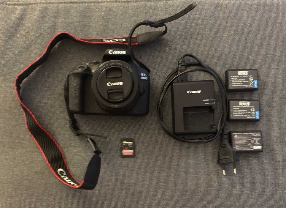 Canon EOS 2000D + obiektyw 50mm f/1.8 STM + akcesoria
