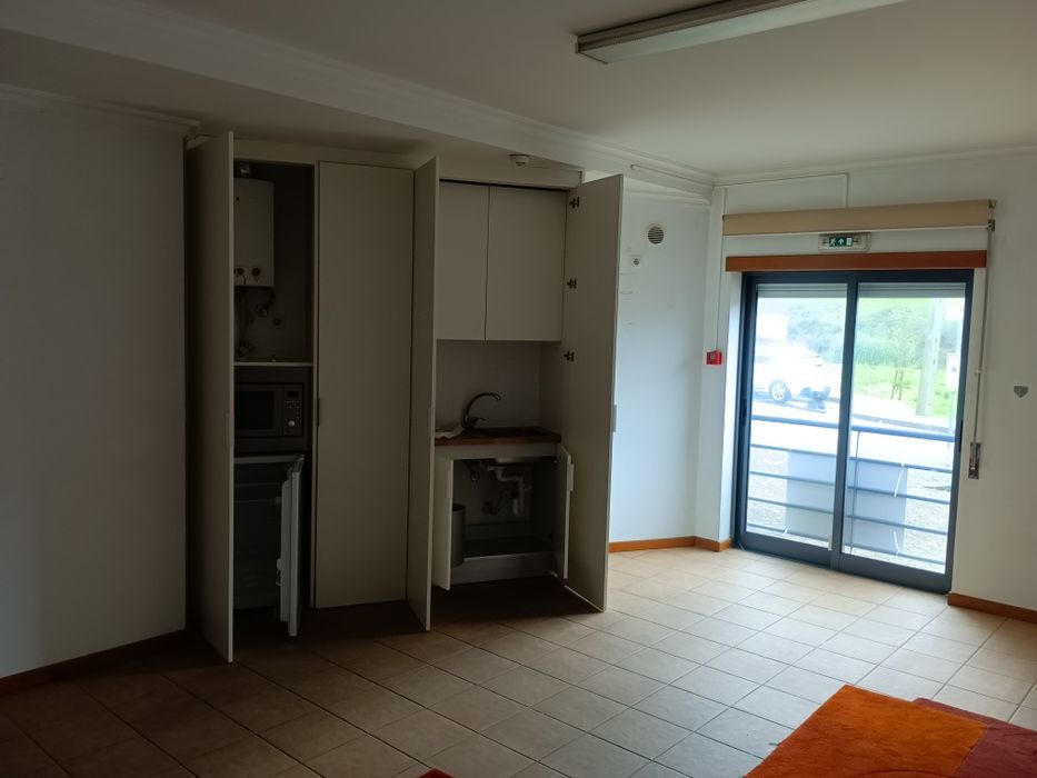 Escritório com garagem