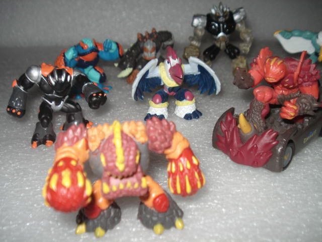 11 Antigas Figuras Gormiti