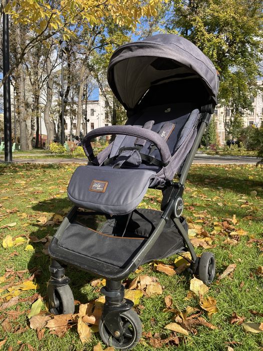 Дитячий візочок Joie з нарождення