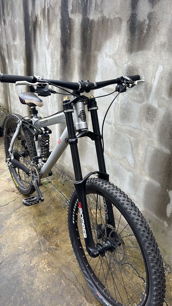Trek session 7 Downhill