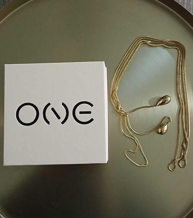 Lindo colar da marca ONE, Delightful dual golden praticamente novo.