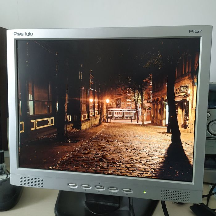 Монітор Prestigio