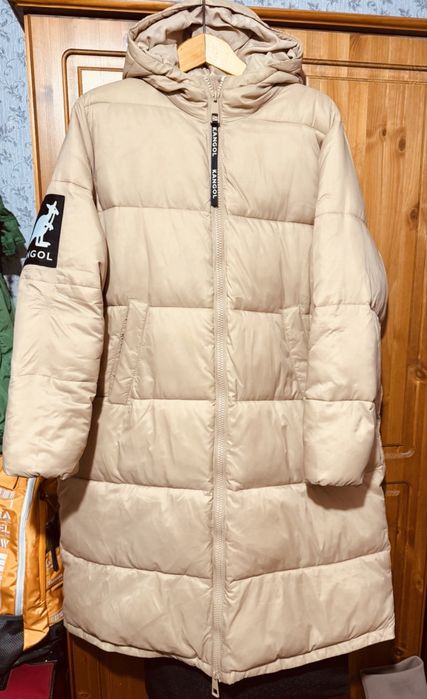 Пуховик бежевый зима