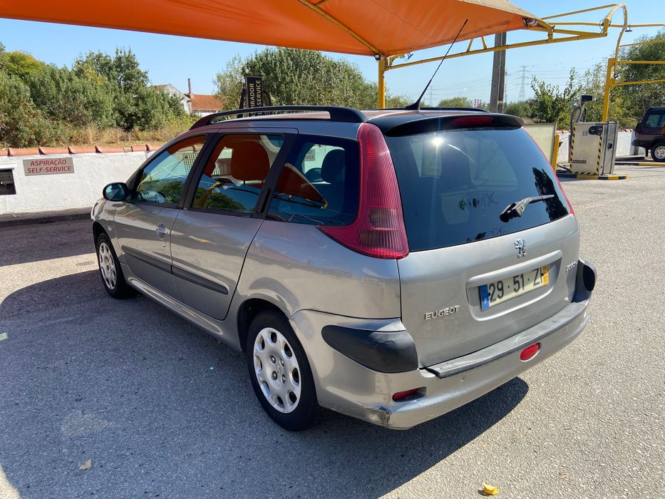 Peugeot 206 em bom estado