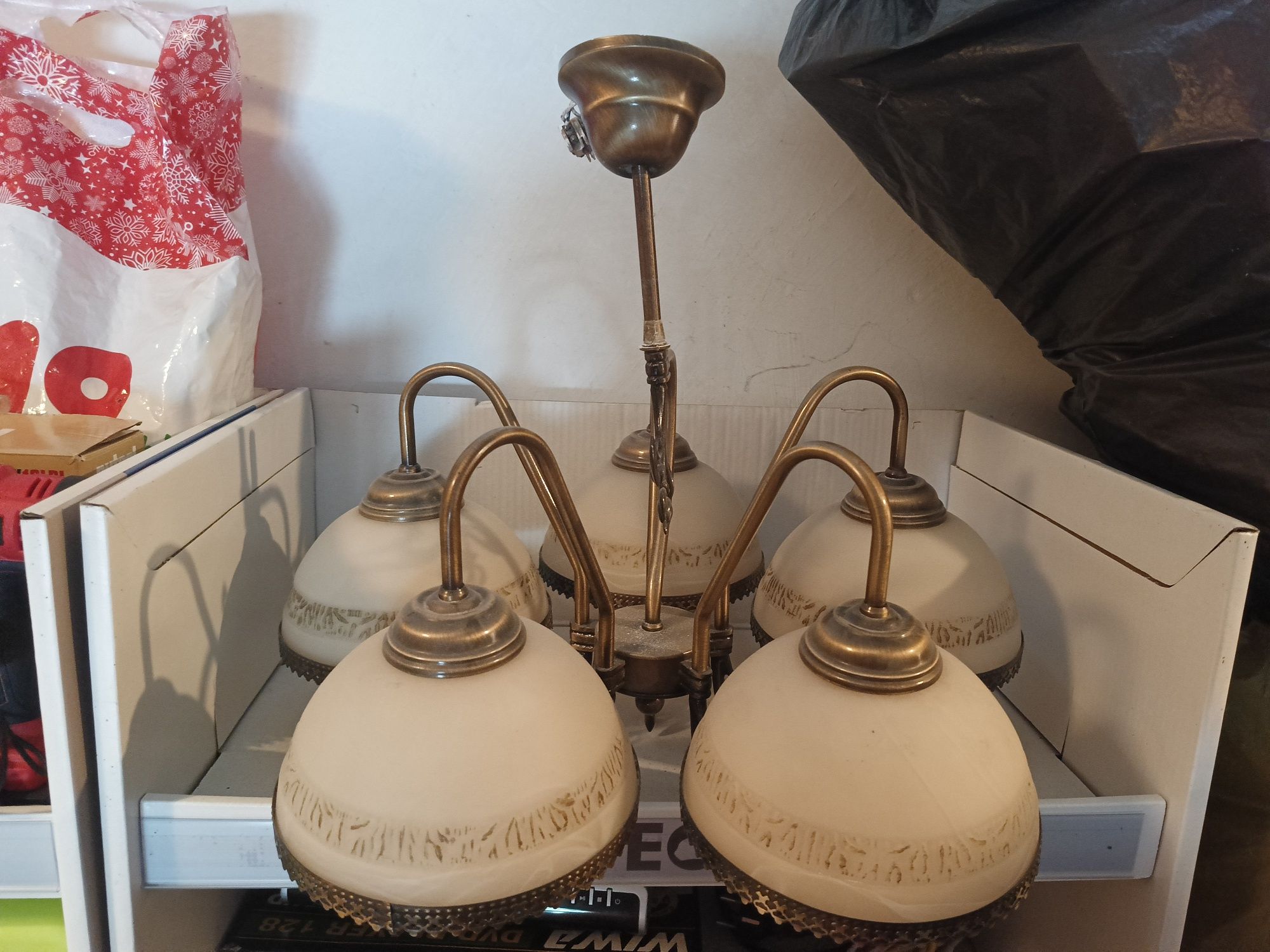 Lampa sufitowa..