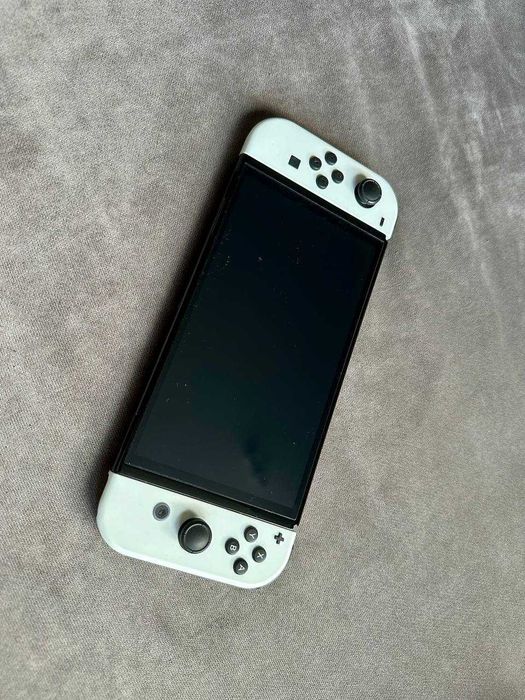 Nintendo Switch OLED + оригігальний чохол + Metroid DREAD + Guacameele