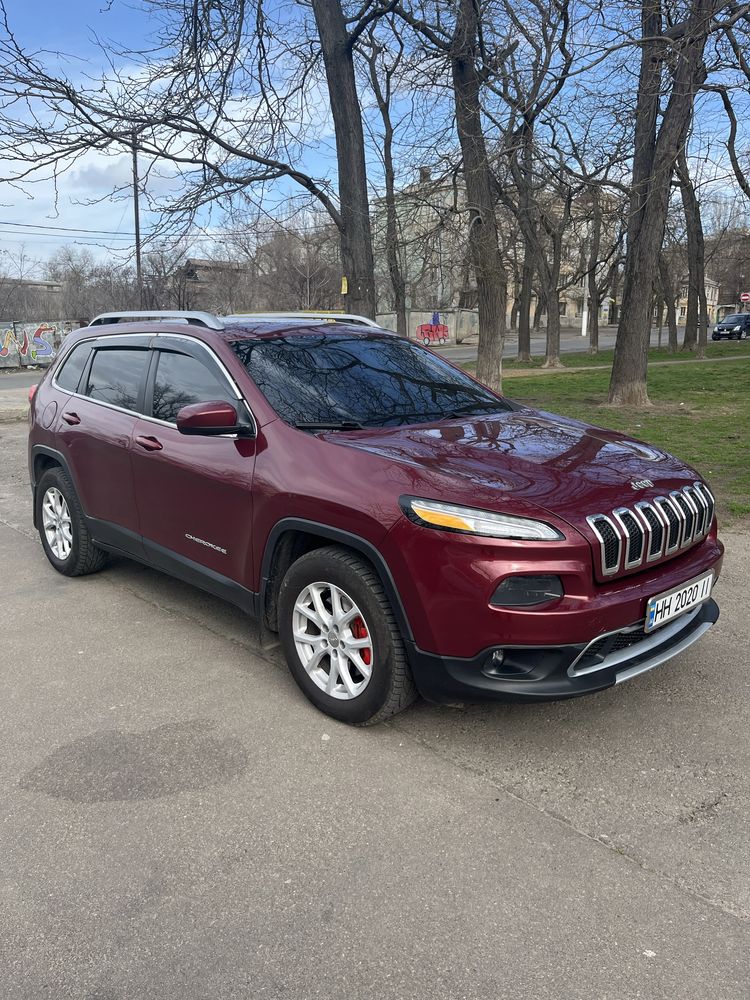 Продам Jeep cherokee 2015