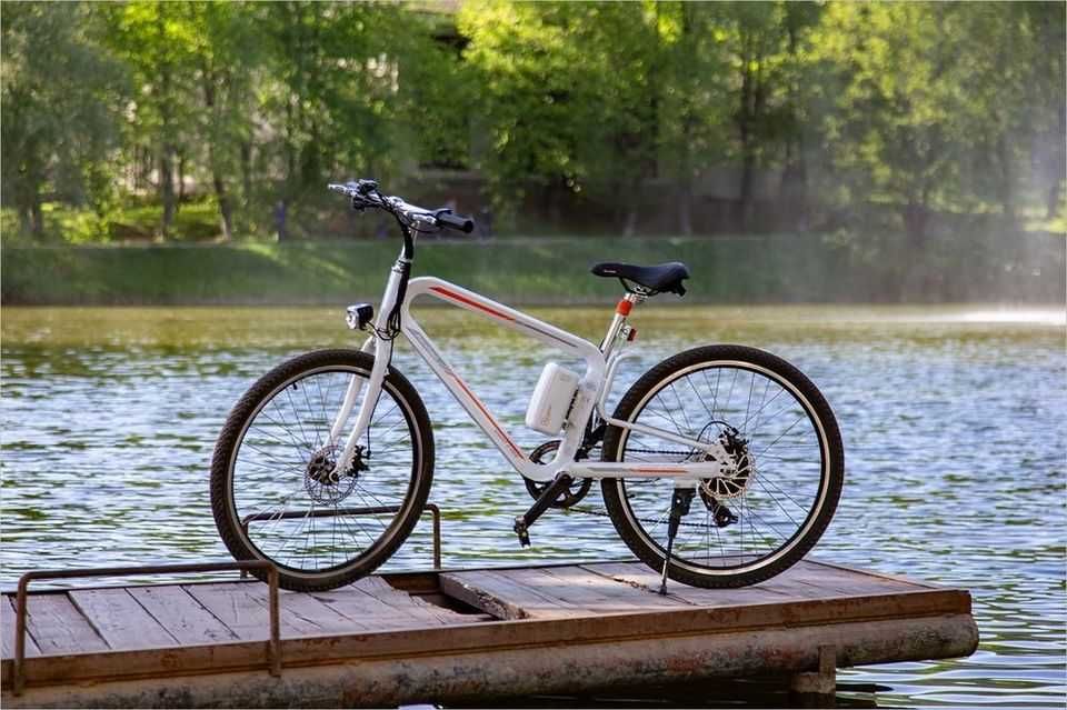 R8 bicicleta eletrica nova