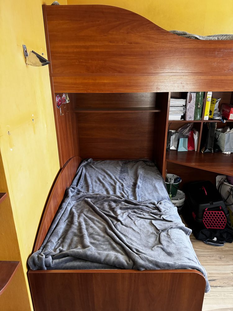 Ліжко дитяче двохповерхове з прикладними сходинками та столиком