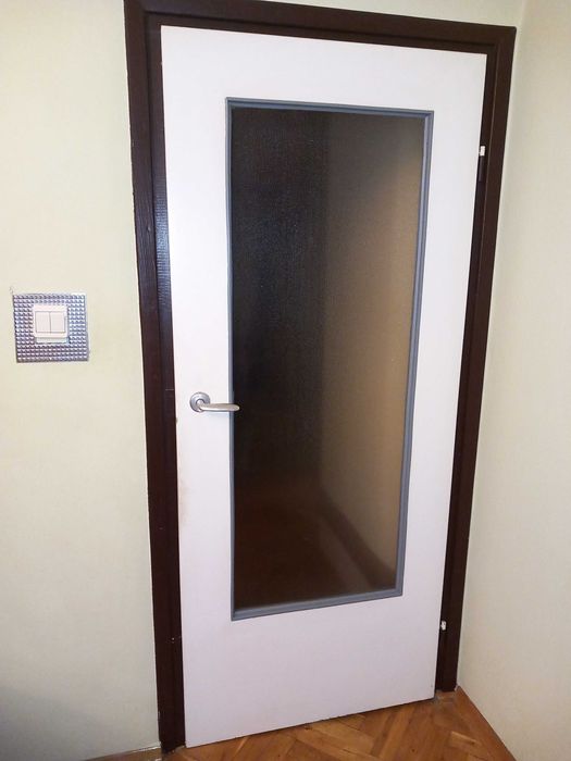 Dzwi skrzydła drzwiowe grzejniki Szafa metalowa