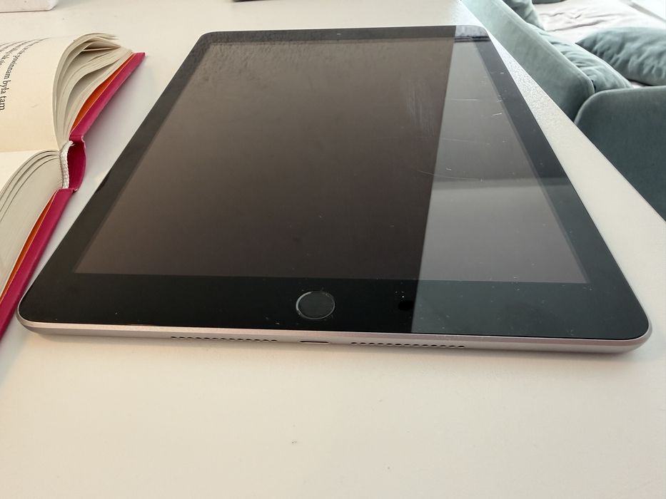 Ipad 6 Zestaw z etui oraz rysikiem