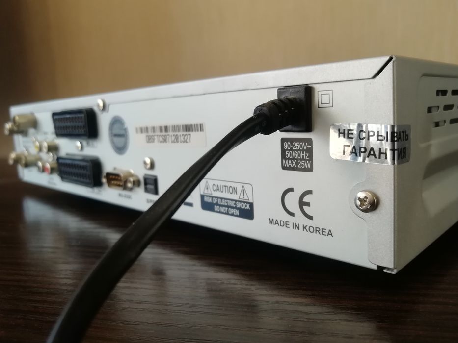 Продам ТВ тюнер Openbox Х-800