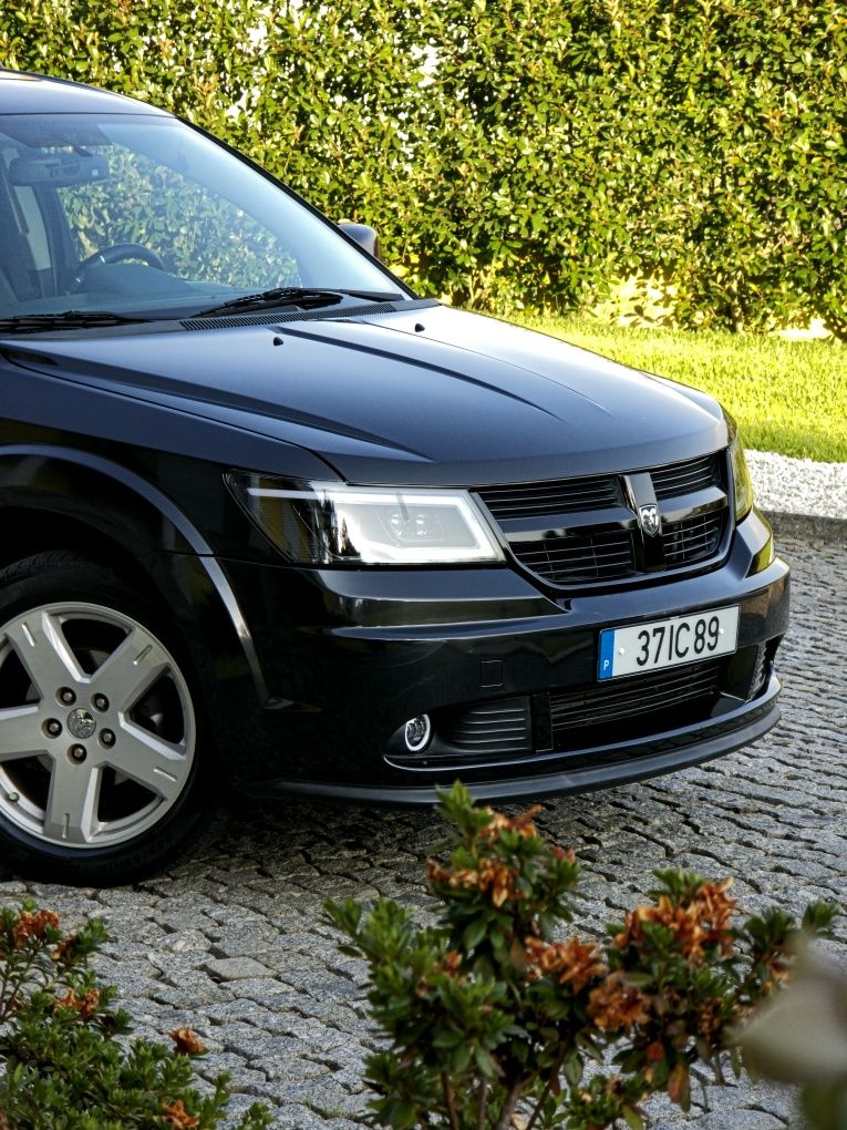Dodge Journey com Faróis Exclusivos – Único em Portugal