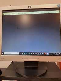 Monitores HP e LG