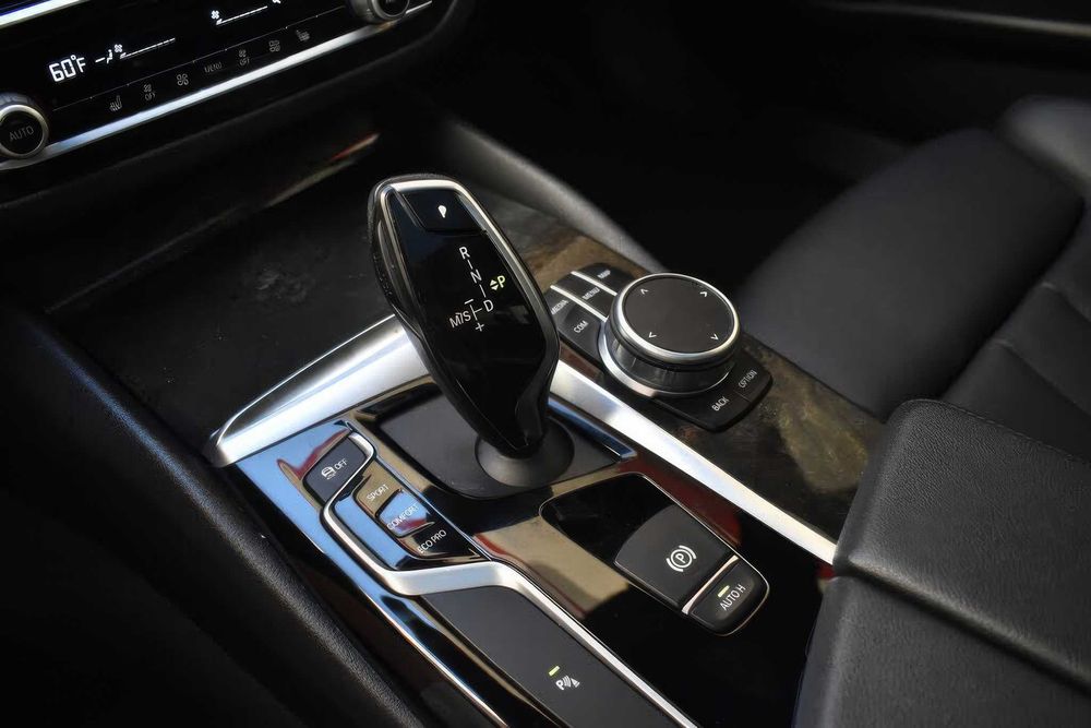 BMW 5 Series 530i xDrive      2020