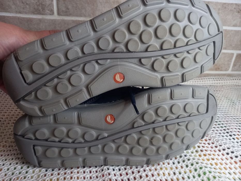 Кожанные кроссовки спортивные туфли  Clarks 41р