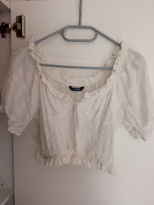 Śliczny koronkowy crop top shein