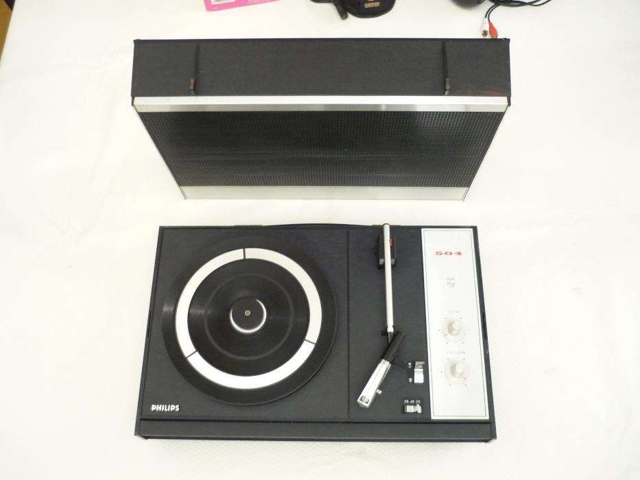 Vendo gira discos Philips model 504 como novo