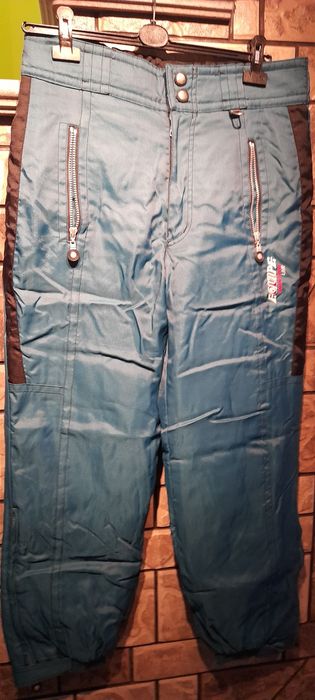 Dwuczęściowy kombinezon zimowy