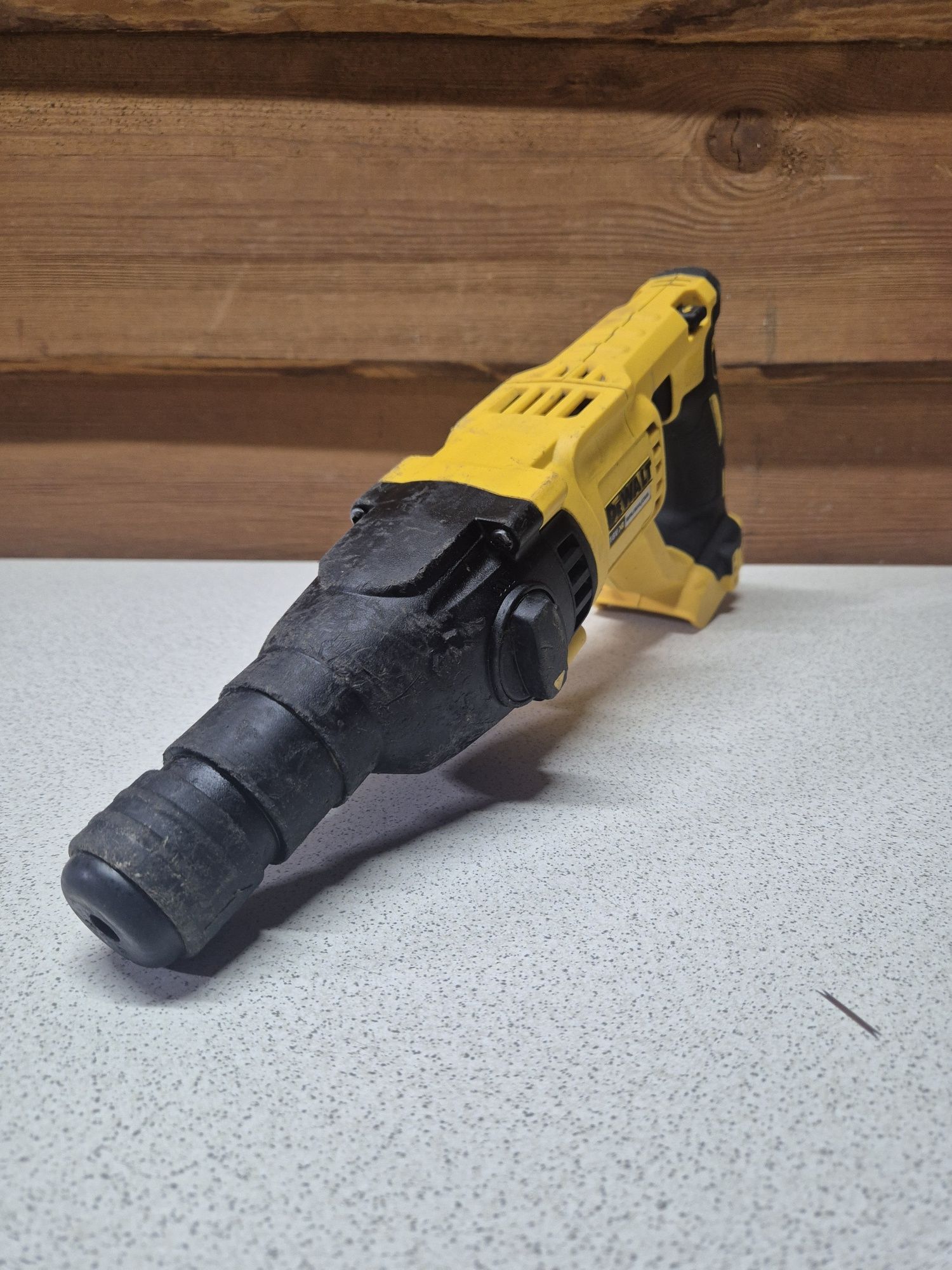 DeWalt Młotowiertarka SDS  DCH033