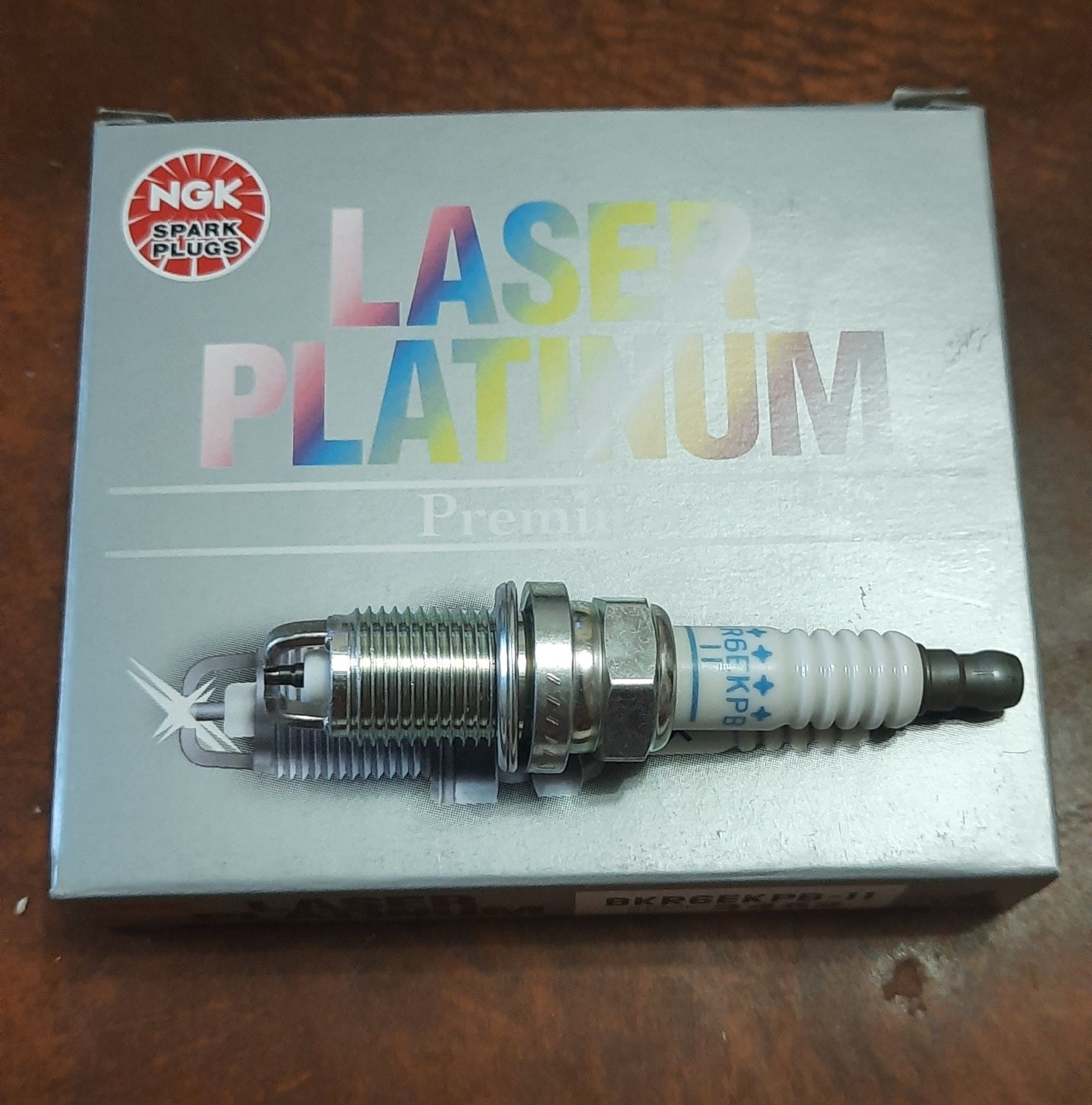 Свечи зажигания NGK LASER PLATINUM BKR6EKPB-11.  3452 270гр.-1шт