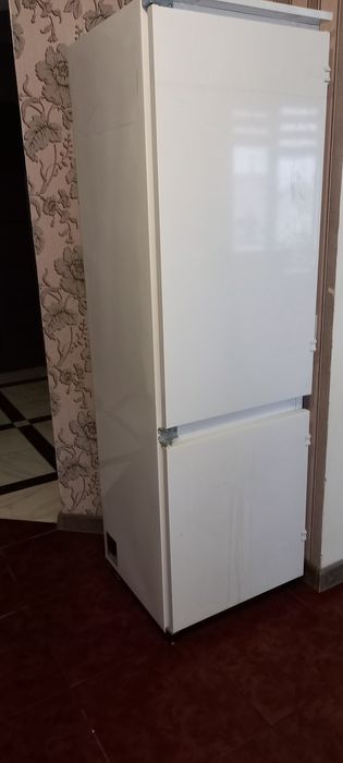 Холодильник під вмонтування