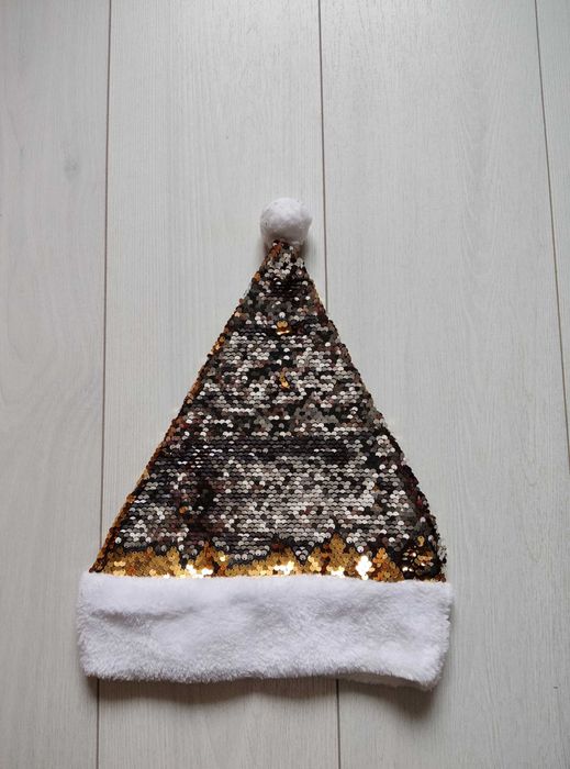 Новорічна шапочка з паєтками блискітками