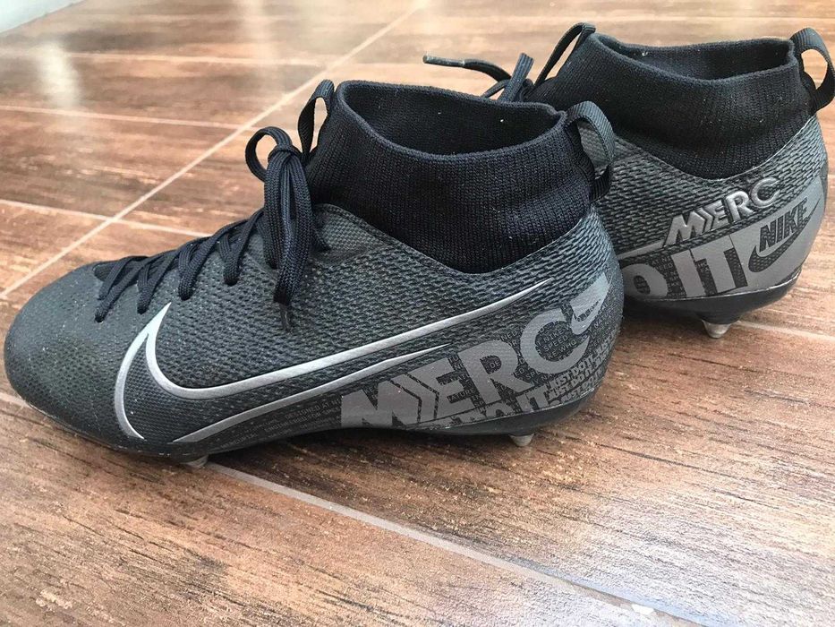 Buty piłkarskie NIKE