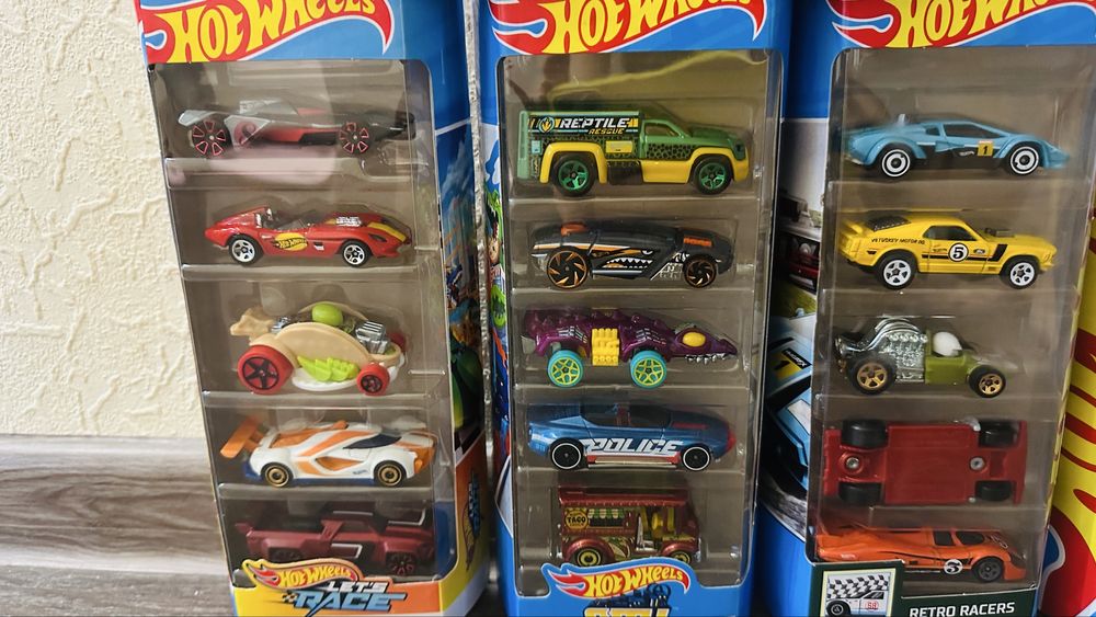 Набор машинок Hot Wheels из 5 шт!
