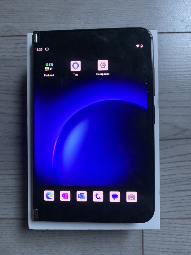 Maicrosoft surface duo 2