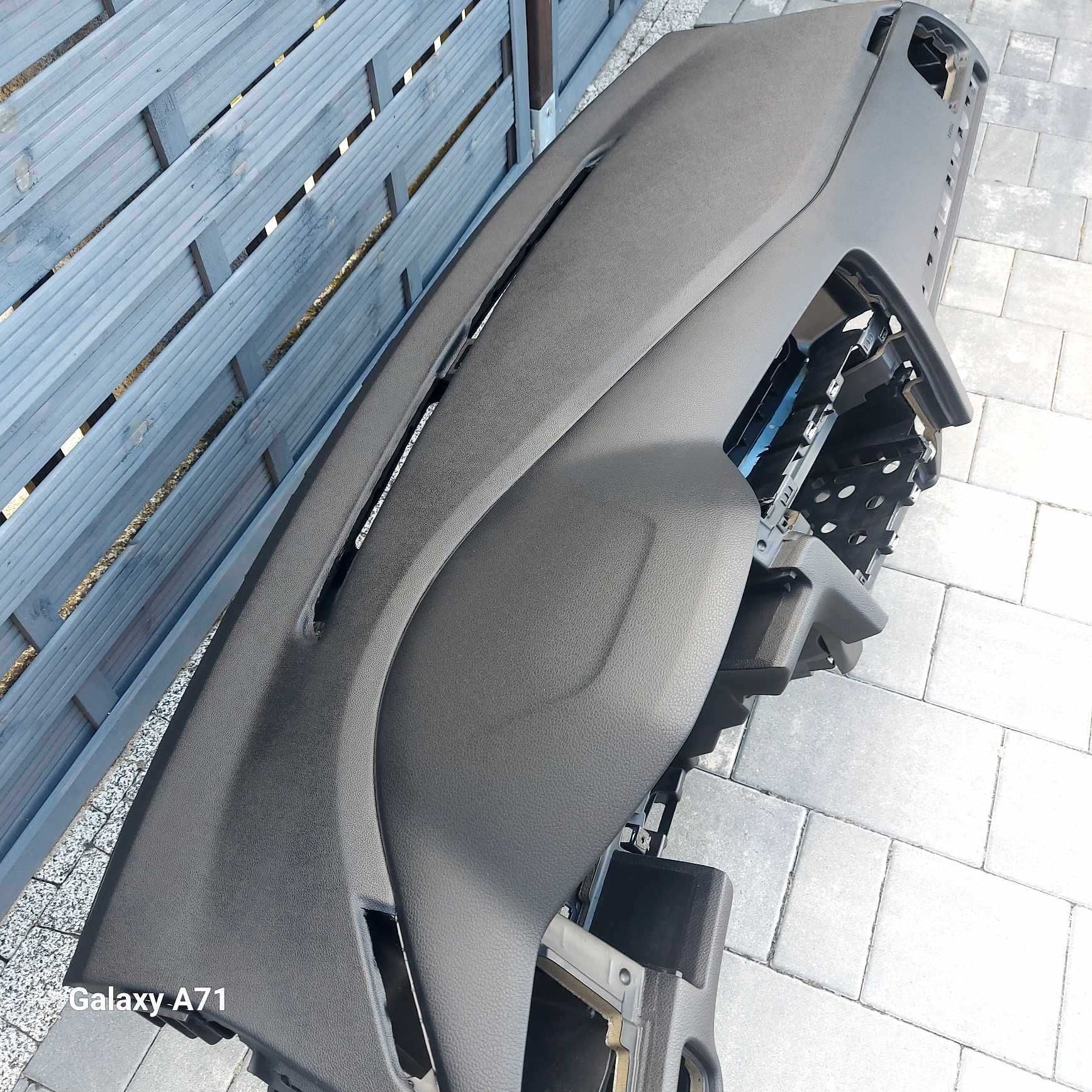 Volkswagen Golf VII Regeneracja naprawa deska rozdzielcza