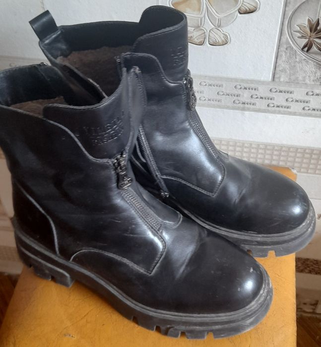 Продам зимние ботинки.