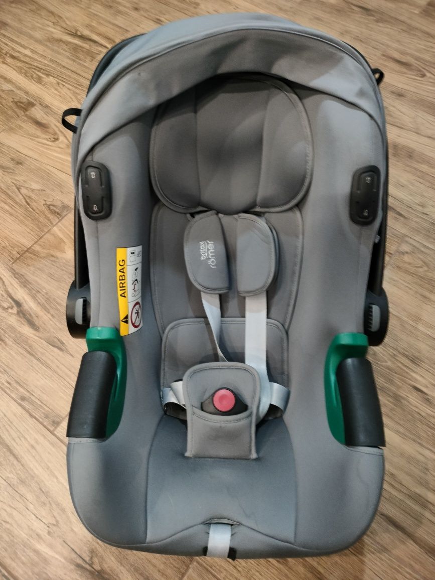 Fotelik samochodowy ISOFIX britax romer 0-13kg 
Fotelik samochodowy Ba