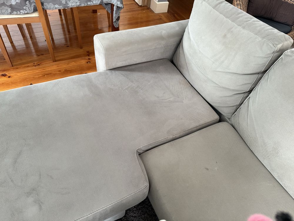 Sofá com chaise long