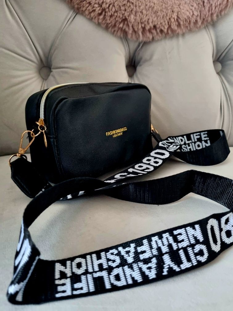 Mała torebka kosmetyczka damska elegancka dziewczęca crossbody miejska