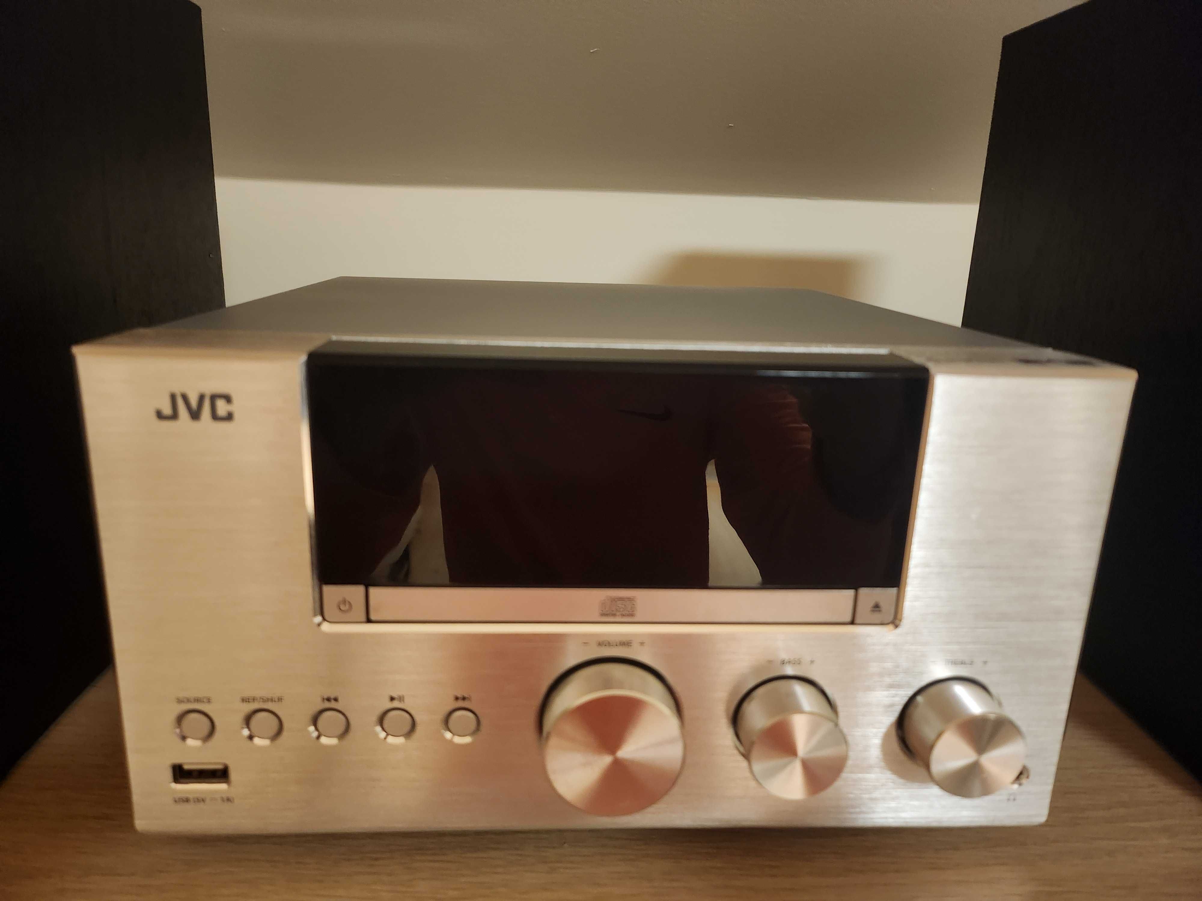 Wieża lampowa JVC
