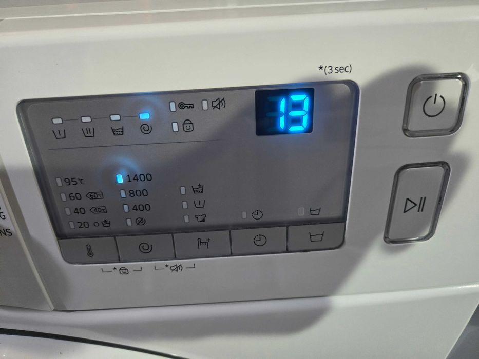 Pralka SAMSUNG  8 kg/1400 obr.Gwarancja.LCD.Super stan.Po przeglądzie