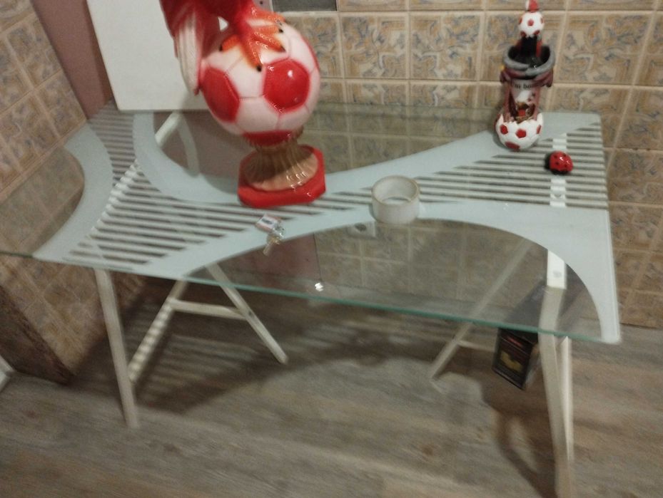 Mesa/secretaria de vidro